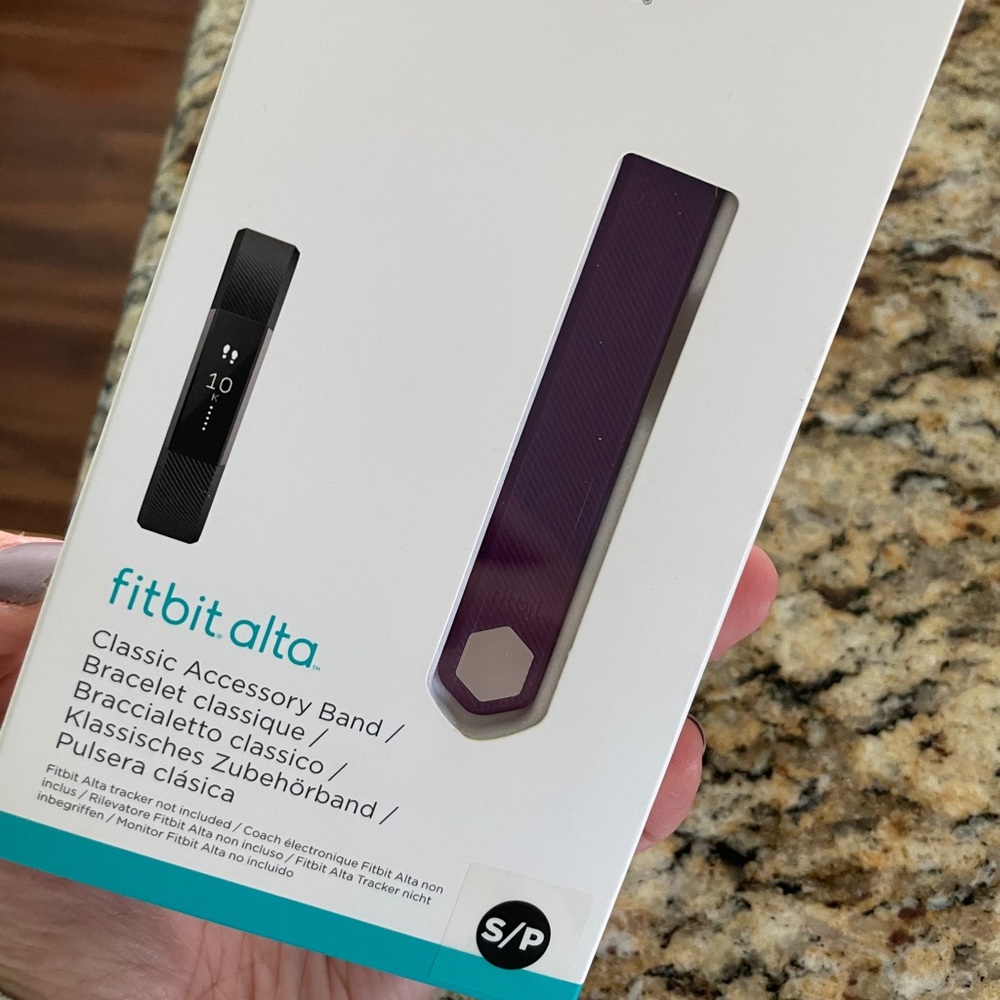 Fitbit Alta Band (only) PURPLE NWT size small - Picture 5 of 5